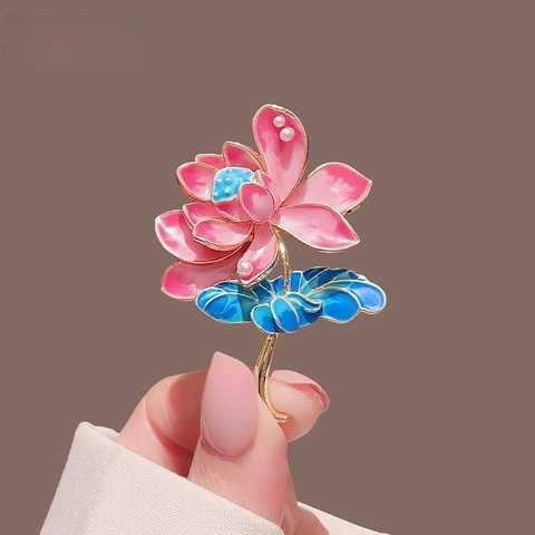 Spilla a Loto in Smalto Vintage per Donna Lega Fiore Rosa Blu Con Decorazione in Perla Artificial Accessorio Elegante Orientale