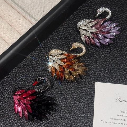 Broche de Cisne de Aleación de Lujo con Diamantes de Imitación y Cristal para Mujer Elegante Broche de Animal Gradiente Joyería de Moda Decoración de Ropa