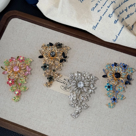 Luxury Alloy Rhinestone Flower Brooch For Women Vintage Court Style Floral Corsage Accessories For Wedding Banquet Party
