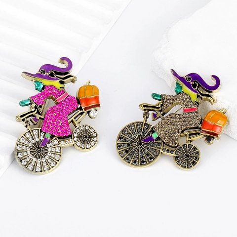 Spilla Strega di Halloween in Bicicletta Con Zucca Smalto Strass Lega Spilla Cartone Animato Per Donna Gioielli Per Feste