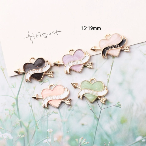 Colgante de Aleación de Esmalte Corazón Flecha de Cupido para Accesorios de Joyería DIY Dijes de Letras Love para Pendientes Pulsera Regalo