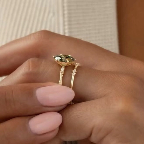 Elegantes Anillos de Aleación Chapados en Oro con Piedra Preciosa Ovalada Verde Esmeralda para Mujer Joyería de Dedo Vintage