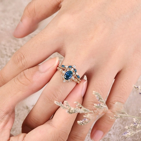 Anelli in Lega Placcata Oro Rosa Vintage Zircone Blu per Donna Pietra Blu Ovale Design a Fiore Traforato Gioielli Sposa