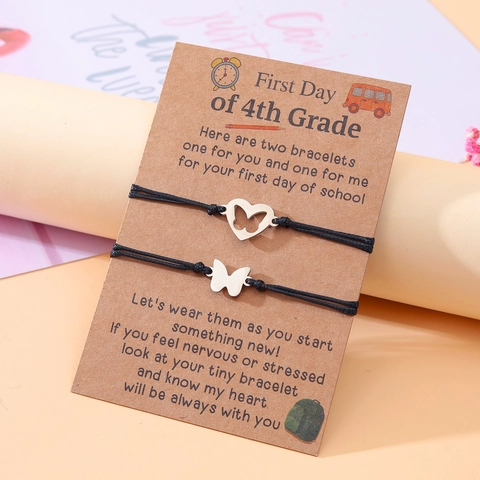 Cadeau de Bracelet de Rentrée Scolaire pour le Premier Jour de la 4e Année pour Fille Tissé à la Main Pendentif Cœur Dinosaure Papillon en Acier Inoxydable