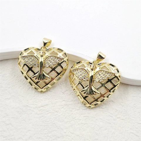 Gold Plated Copper Hollow Heart Peace Dove Bird Pendant Necklace For Women Micro Inlaid Zirconia Fashion Jewelry Accessory