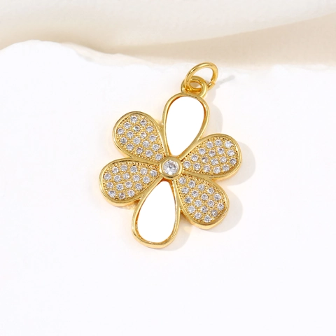 Exotic Copper Natural Shell Flower Pendant For Women Gold Plated Rhinestone Leaf Petal Fashion Jewelry Accessory Gift