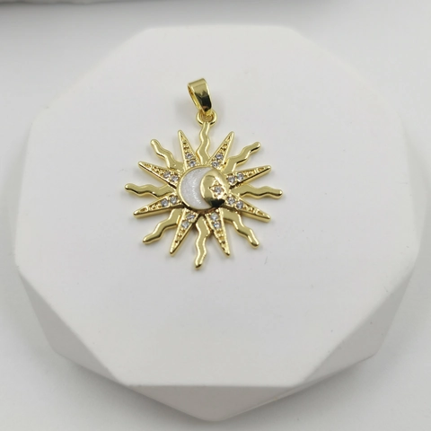 Vintage Copper Sun Pendant Gold Plated Flower Crescent Moon Charm With Rhinestone Fashion Necklace Pendant For Women Jewelry