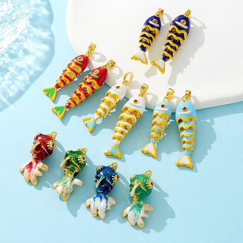 Vintage Y2K Moving Fish Pendant Necklace Colorful Enamel Gold Plated Copper Marine Animal Charm Jewelry For Women Summer