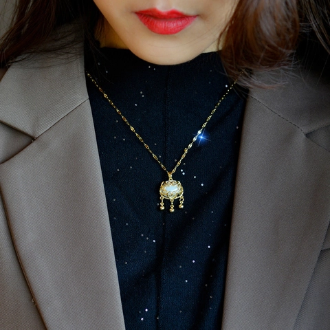 Collana con Ciondolo Lucchetto Ruyi in Acciaio al Titanio Vintage Stile Cinese Lucchetto di Longevità Intarsiato con Strass Giada Artificiale Donna