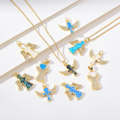 Collana con Ciondolo Angelo Ali in Rame Placcato Oro 18K per Donna Elegante Catena a Clavicola con Intarsio in Opale Artificiale e Strass