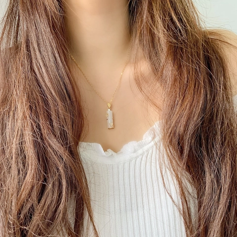 Collier Pendentif Nœud de Bambou Élégant Plaqué Or Acier Inoxydable Pierre de Jade Imitation Bijoux pour Femmes