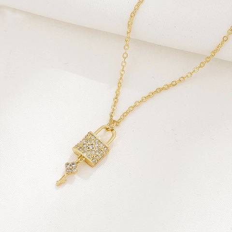 Stainless Steel Pave Rhinestone Lock and Key Pendant Necklace For Women Minimalist Gold Rose Gold Electroplated Jewelry