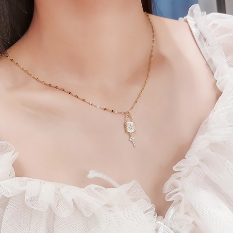 Stainless Steel Pave Rhinestone Lock and Key Pendant Necklace For Women Minimalist Gold Rose Gold Electroplated Jewelry