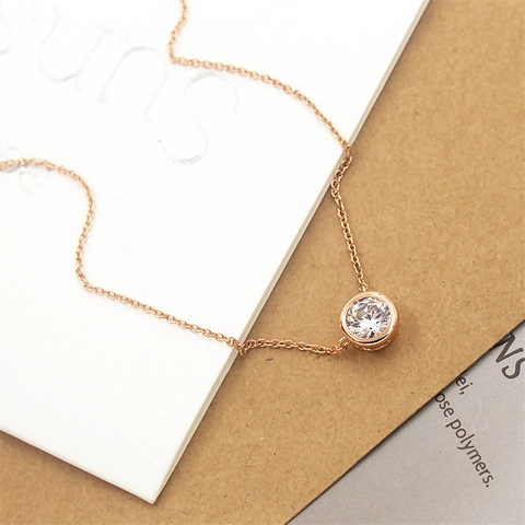 Minimalist Titanium Steel Bezel Set Single Rhinestone Pendant Necklace For Women Electroplated Rose Gold Gold Clavicle Chain Jewelry