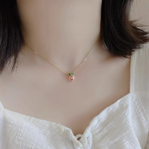 Titanium Steel Carrot Pendant Necklace Sweet Rhinestone Clavicle Chain Jewelry For Women Gift