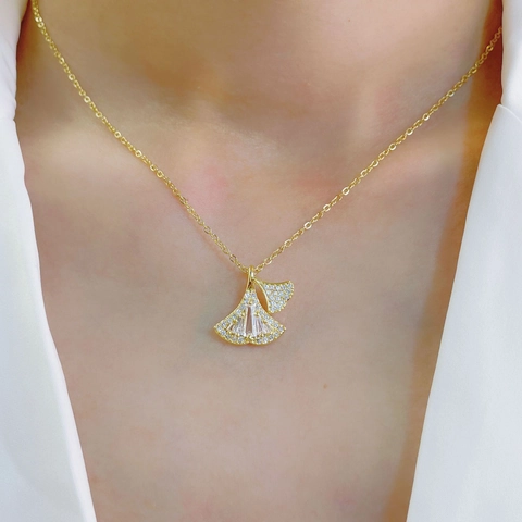 Elegante Collana Con Ciondolo a Gonnellina in Zirconia Catena da Clavicola in Acciaio al Titanio Per Donna Gioielli