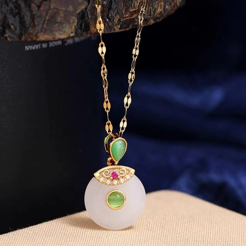 Collana con Pendente Fibbia della Pace in Acciaio al Titanio Vintage Pietra Occhio di Gatto Effetto Giada Donna