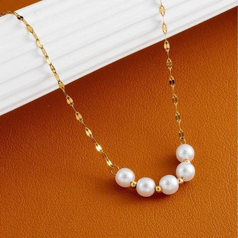 Elegante Gargantilla de Acero Inoxidable con 5 Perlas Artificiales Chapada en Oro Cadena de Labios Joyería de Nicho para Mujer