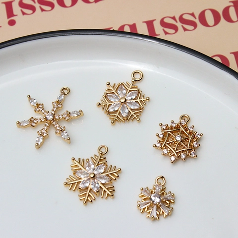 DIY Colgante de Cobre Galvanizado Oro Copo de Nieve Flor Con Circonia Cristal para Accesorios de Pendientes y Horquillas Joyería Bricolaje