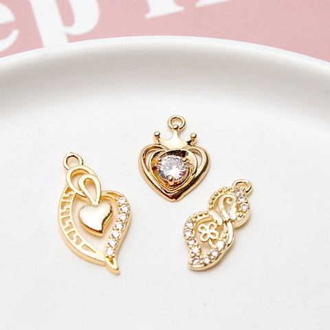 DIY Jewelry Accessories Gold Plated Copper Hollow Heart Pendant Sparkling Rhinestone Inlaid Heart Crown Floral For Earring Necklace Jewelry Making Materials