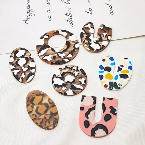 Pendentifs en Acrylique à Imprimé Léopard pour la Fabrication de Bijoux Formes Géométriques en U Ovales Rondes DIY Femme