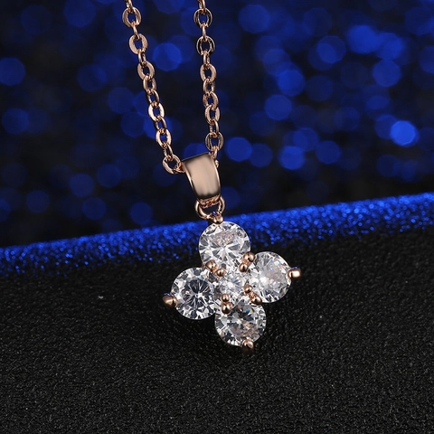 Elegant Rose Gold Plated Copper Four Leaf Clover Pendant Necklace With AAA Zircon Shimmering Clavicle Chain Women Jewelry