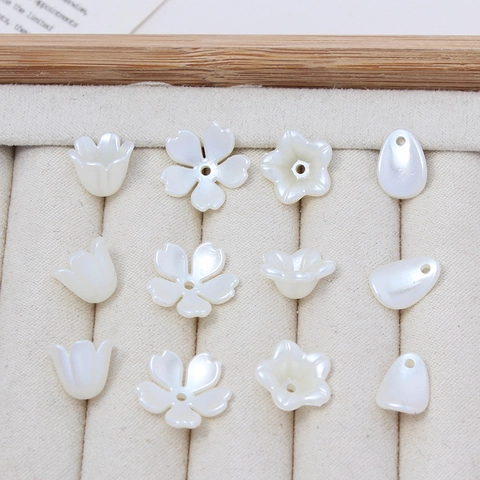 Cuentas de Pétalos de Flores de Acrílico para Hacer Joyas DIY Estilo Retro Acabado de Perla Artificial Amuletos de Flores para Pendientes Horquillas