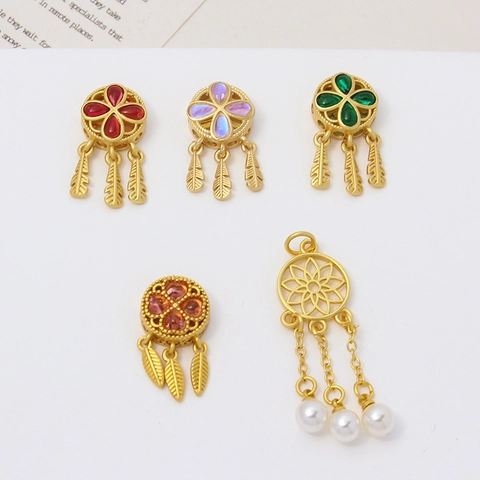 Cuentas Espaciadoras Atrapasueños de Cobre Dorado Vintage Trébol de Cuatro Hojas Dijes DIY para Joyería Diamantes de Imitación Perla Artificial Accesorio