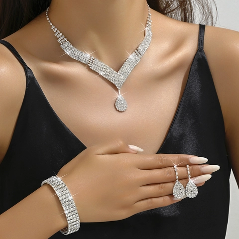 Luxus Strass Schmuckset Für Damen Braut Hochzeit Bankett Halskette Ohrringe Armband Wassertropfen Eingelegte Kupfer Accessoires