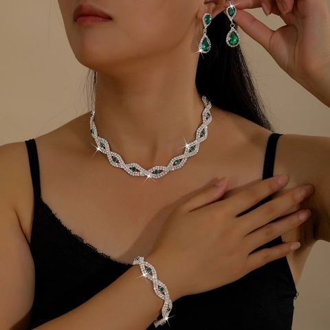 Luxe Strass Sieradenset Voor Dames Waterdruppel Kristal Ketting Armband Oorbellen Voor Bruiloft Banket Feest Sieraden