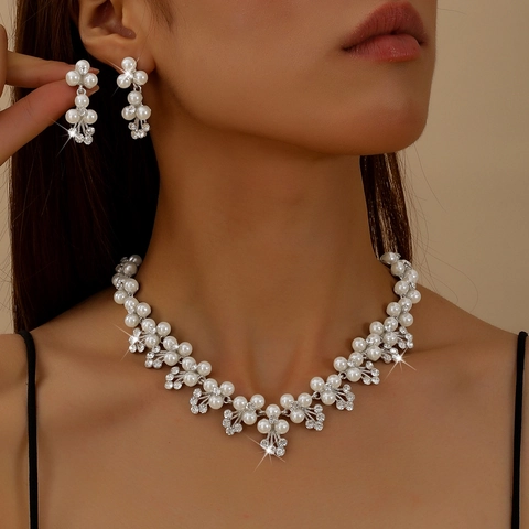 Luxuriöses Zinklegierung Künstliche Perle Strass Schmuckset Elegante Tulpe Blumen Halskette Ohrringe Braut Hochzeit Party Damen Schmuck