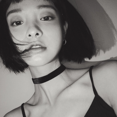 Minimalist Black Velvet Choker Necklace For Women Vintage Punk Style Neck Strap With Zinc Alloy Buckle Fashion Accessory