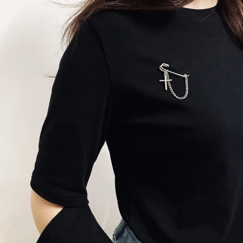 Spilla a Balia con Catena e Croce in Argento Vintage Punk Hip Hop Lega di Zinco Accessorio Decorativo per Abbigliamento Donna