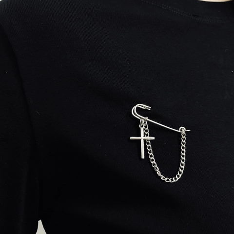 Spilla a Balia con Catena e Croce in Argento Vintage Punk Hip Hop Lega di Zinco Accessorio Decorativo per Abbigliamento Donna