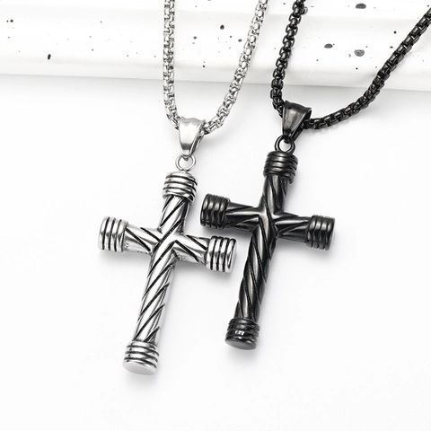 Collier Pendentif Croix en Acier Inoxydable Vintage Hommes Punk Texture Spirale Torsadée Bijoux Hip Hop Cadeau