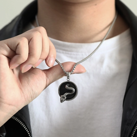 Vintage Edelstahl Schlange Rund Medaille Anhänger Halskette Für Herren Retro Hip Hop Punk 3D Tier Relief Venezianerkette Schmuck