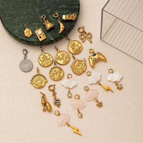 Edelstahl Vintage Anhänger Halskette Für Damen Vergoldet Strass Schleife Wolke Spielkonsole Charme Mode Schmuck