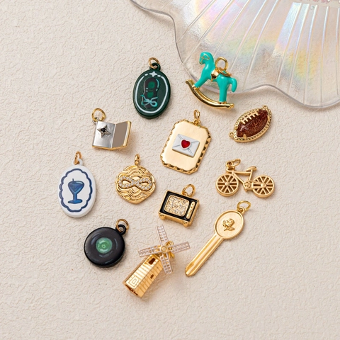 Gold Plated Copper Stainless Steel Pendant Necklace For Women Vintage Enamel Bicycle Horse Windmill Key Heart Jewelry