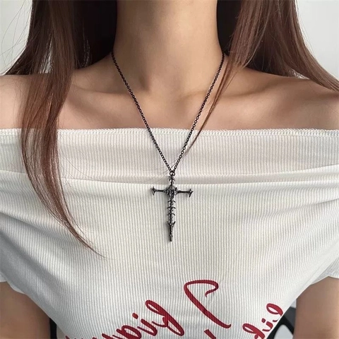 Gothic Skeleton Cross Pendant Necklace Vintage Zinc Alloy Bone Style Dark Punk Jewelry For Unisex Daily Wear Accessory