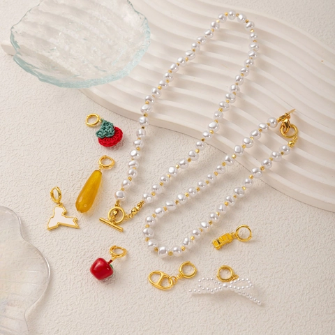 Trendy Faux Artificial Pearl Chain Keychain With Fruit Apple Tomato Taxi Bow Charms For Bag Pendant Women Fashion Jewelry Accessory