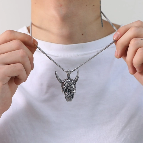 Punk Retro Hannya Mask Pendant Necklace Titanium Steel Long Horn Demon Skull Hip Hop Men Jewelry Gothic Ghost Head Necklace