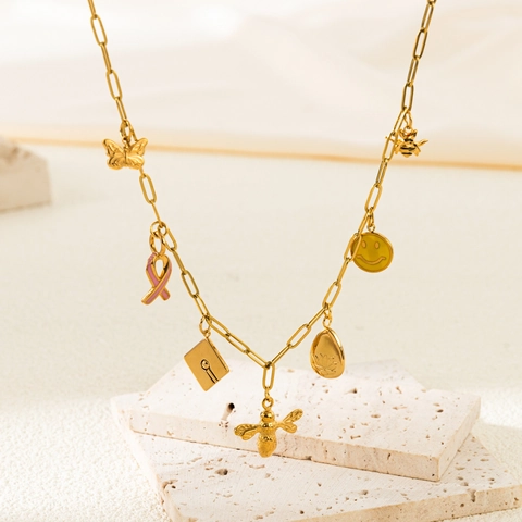 Collier Pendentif en Acier Inoxydable Plaqué Or 18K Charms Papillon Abeille Smiley Lotus Cœur Bijoux de Mode pour Femmes