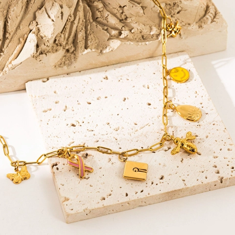 Collier Pendentif en Acier Inoxydable Plaqué Or 18K Charms Papillon Abeille Smiley Lotus Cœur Bijoux de Mode pour Femmes