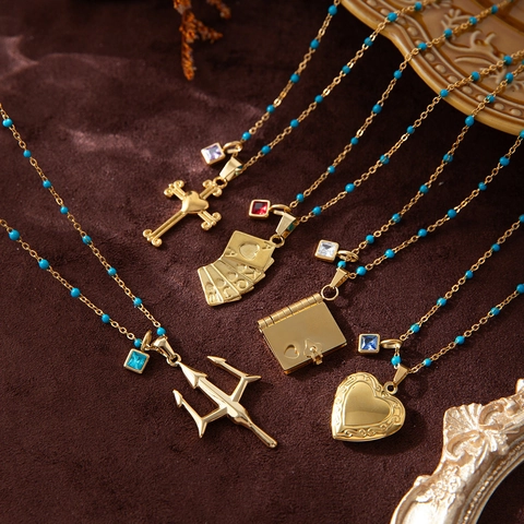 Collana con Pendente in Acciaio Inossidabile e Strass per Donna Uomo Placcato Oro 18K Croce Cuore Carta Libro Tridente Gioielli