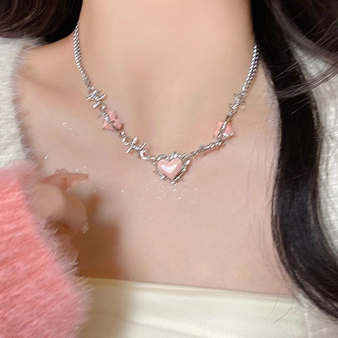 Y2K Sweet Cool Barbed Wire Heart Necklace Bracelet Set Pink Heart Zinc Alloy Electroplated Thorn Chain For Women Edgy Jewelry