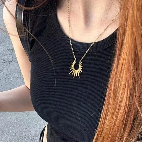 Vintage Sunburst Pendant Necklace For Women Men Zinc Alloy Spike Collar Chain Geometric Sun Flower Fashion Jewelry Accessory