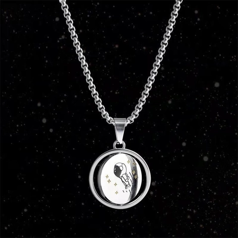 Zinc Alloy Rotating Astronaut Pendant Necklace Hip Hop Style Outer Space Theme Star Accessories Unisex Jewelry Long Chain Necklaces