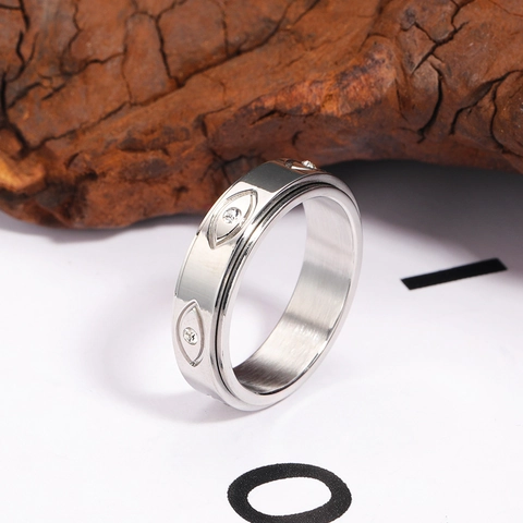Bague Spinner Mauvais Œil en Acier Titane Anneau de Bande Rotatif Incrusté de Strass Bijoux Hip Hop Mode Vintage pour Hommes Femmes