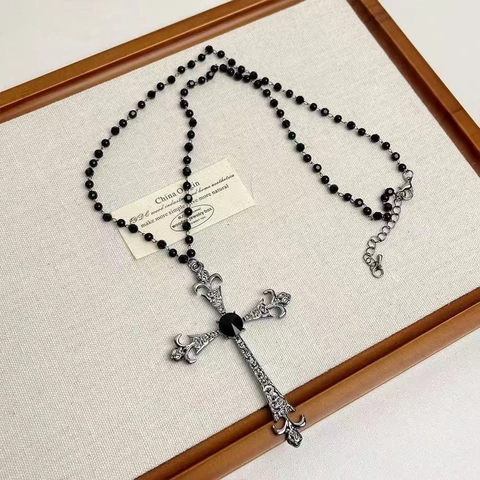 Gothic Cross Pendant Necklace Retro Alloy Beaded Sweater Chain With Rhinestone Heart Punk Y2K Jewelry For Women Men