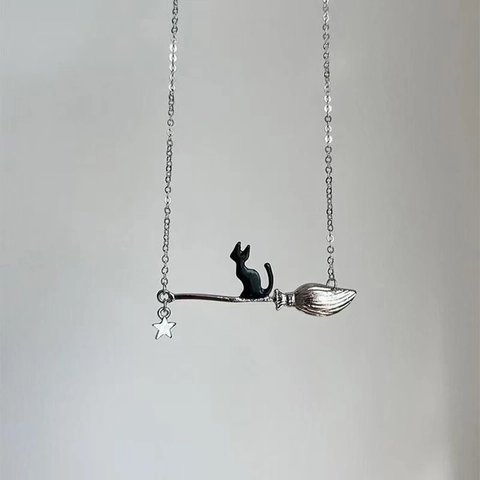 Collar con Colgante de Gato de Bruja en Escoba Vintage de Halloween con Dije de Estrella Joyería de Aleación Gótica Francesa Mujer